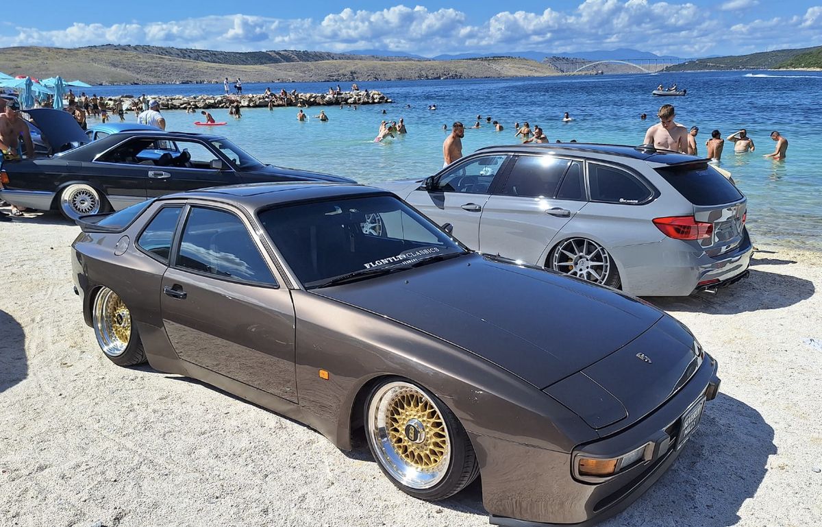 Stance Adria sve popularniji, plažu u Jadranovu okupiralo 300 tuning vozila 1